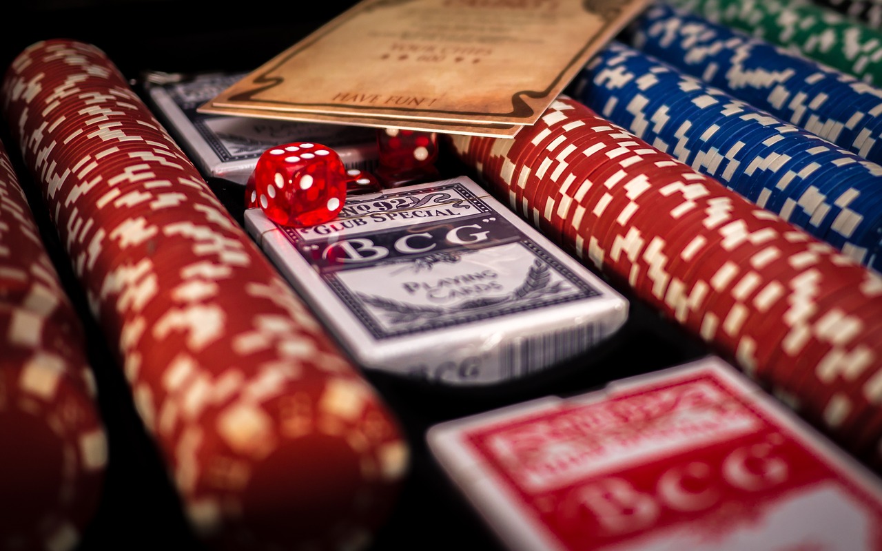 Fun88 Casino > Chiến Lược và Kỹ Thuật Chơi Poker Trực Tuyến